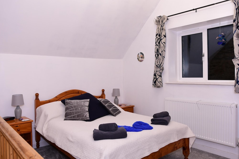 Cosy Country 2 Bedroom Gr 2 Cottage view 3