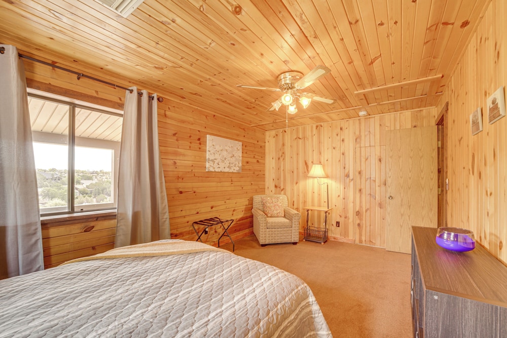 Mtn & Golf Course Views: Payson Retreat!