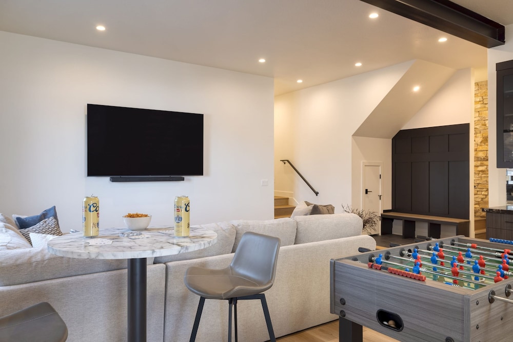 Orion by Avantstay Luxury 5bdr Ski Home w Views Minutes to Deer Valley Lift