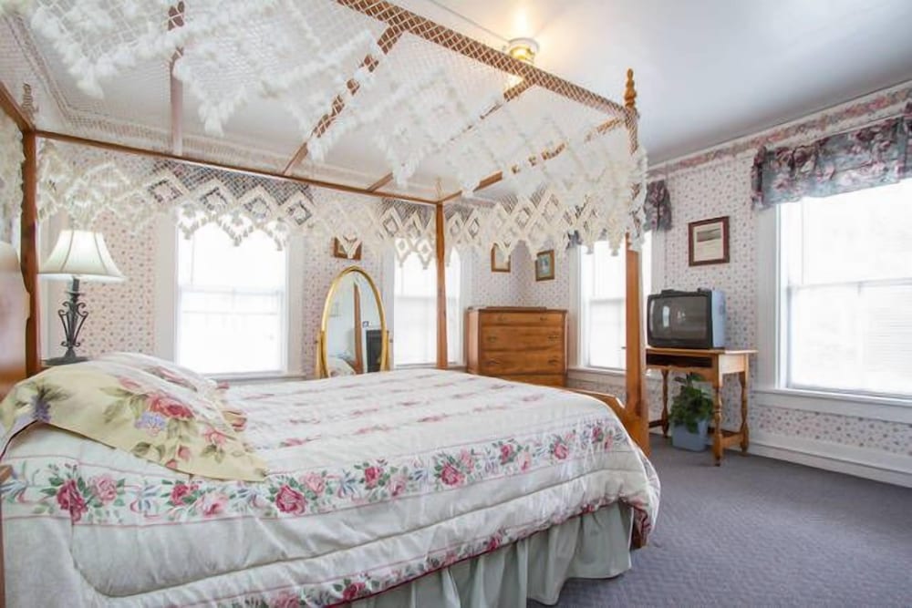 Plymouth Vacations - Salt Ash Inn - Property Image 53