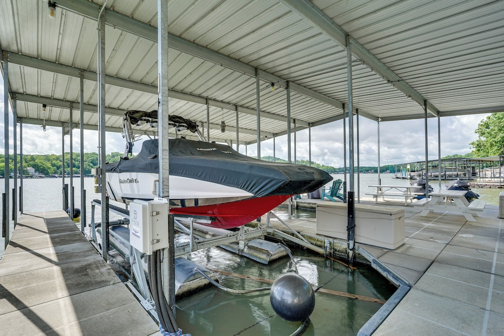 Boat Dock & Slip Access: Lake of the Ozarks Gem