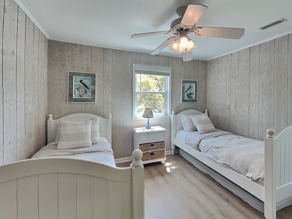The Hydeaway by Topsail Realty