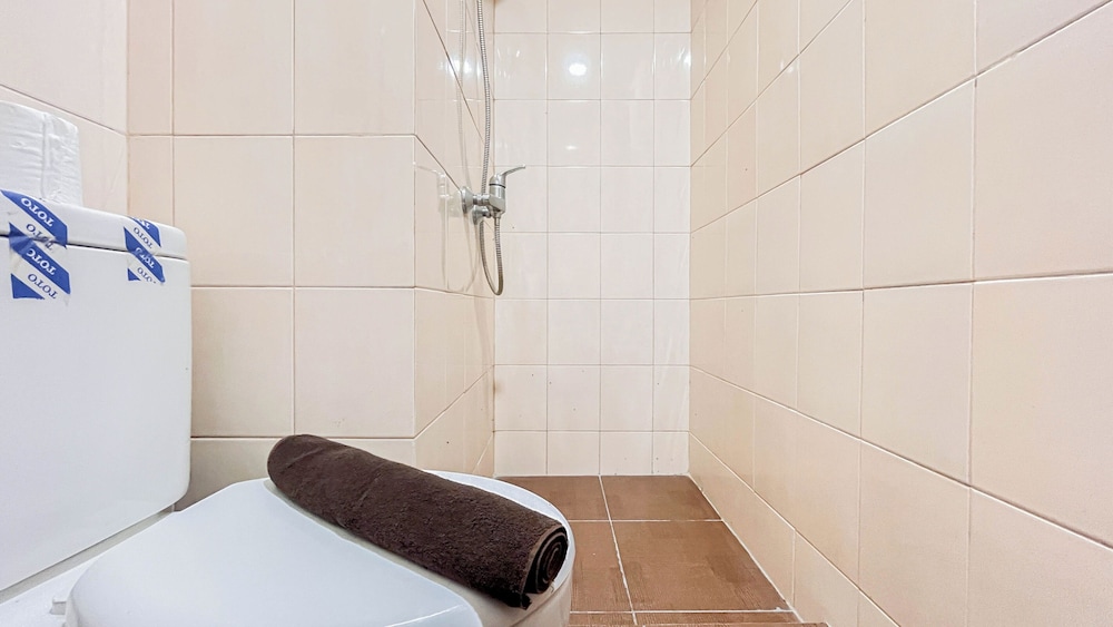 Cozy And Compact Studio Apartment At Vida View Makassar