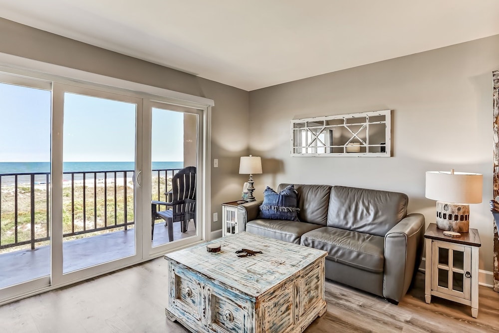 Ketch Courtyard 302 2 Bedroom Condo