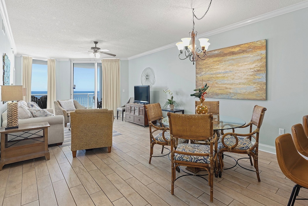 Palacio #202 by Southern Vacation Rentals