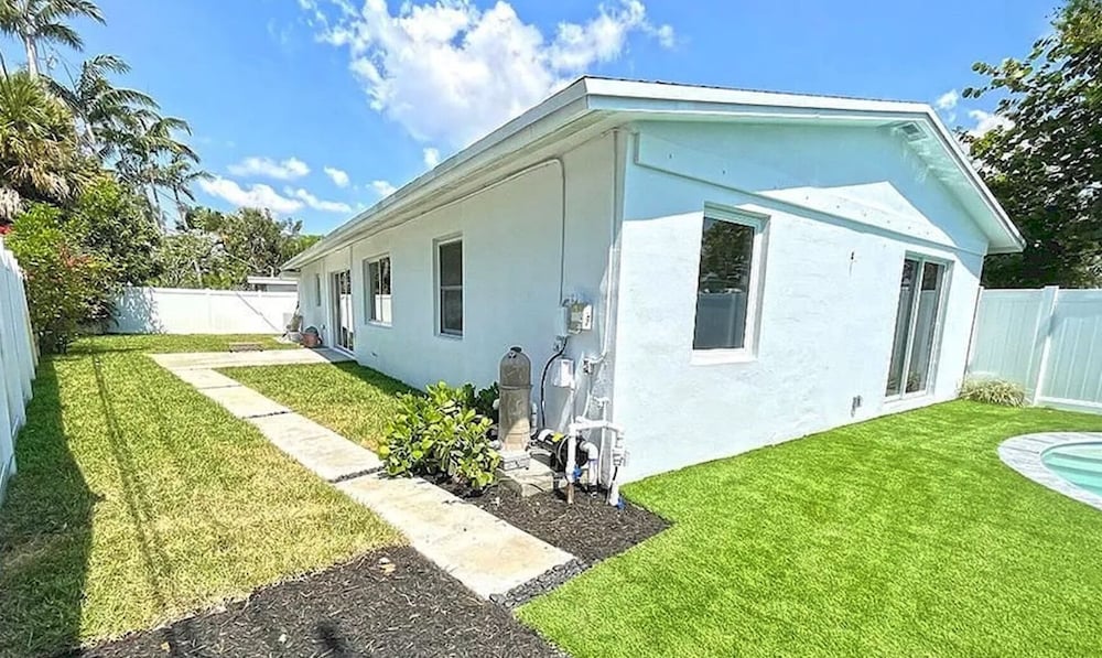 Chic 3BR 2BA Getaway With Private Pool Oasis