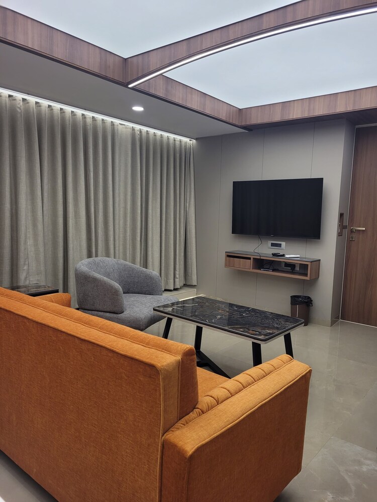 Hotel Shreeji Vatika-Airport Road