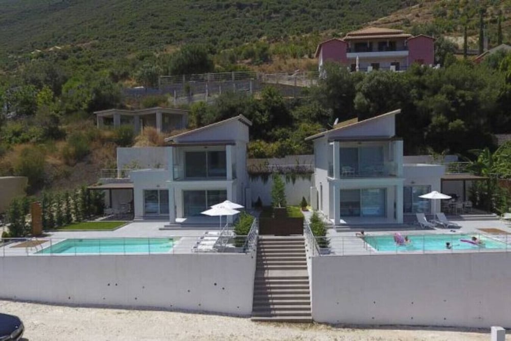 Villa O OFF White in Lefkada photo 4