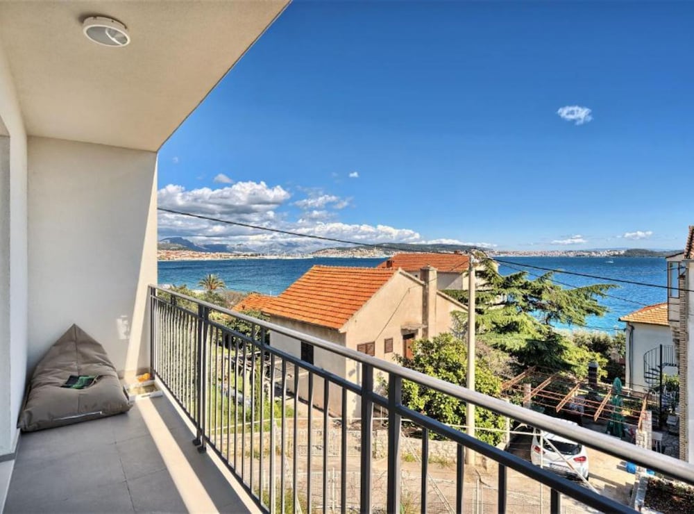 Apartment Aniva - 50 m From the sea