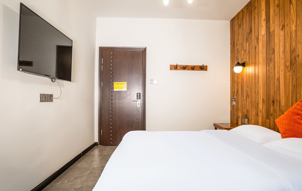 Tianmen Mountain Loft Art Inn
