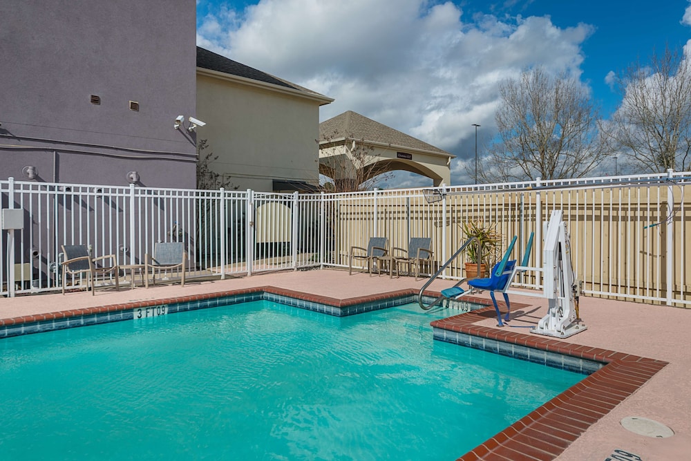 Best Western Plus Deridder Inn  Suites - Property Image 8