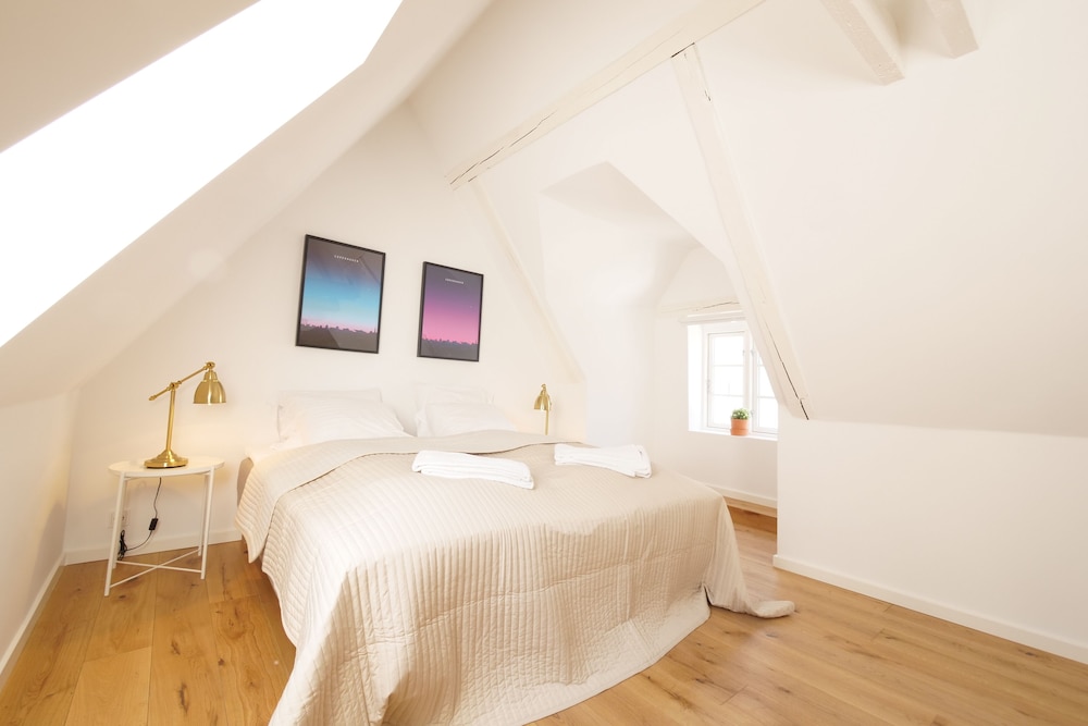 Rent a place to sleep 4 view 2