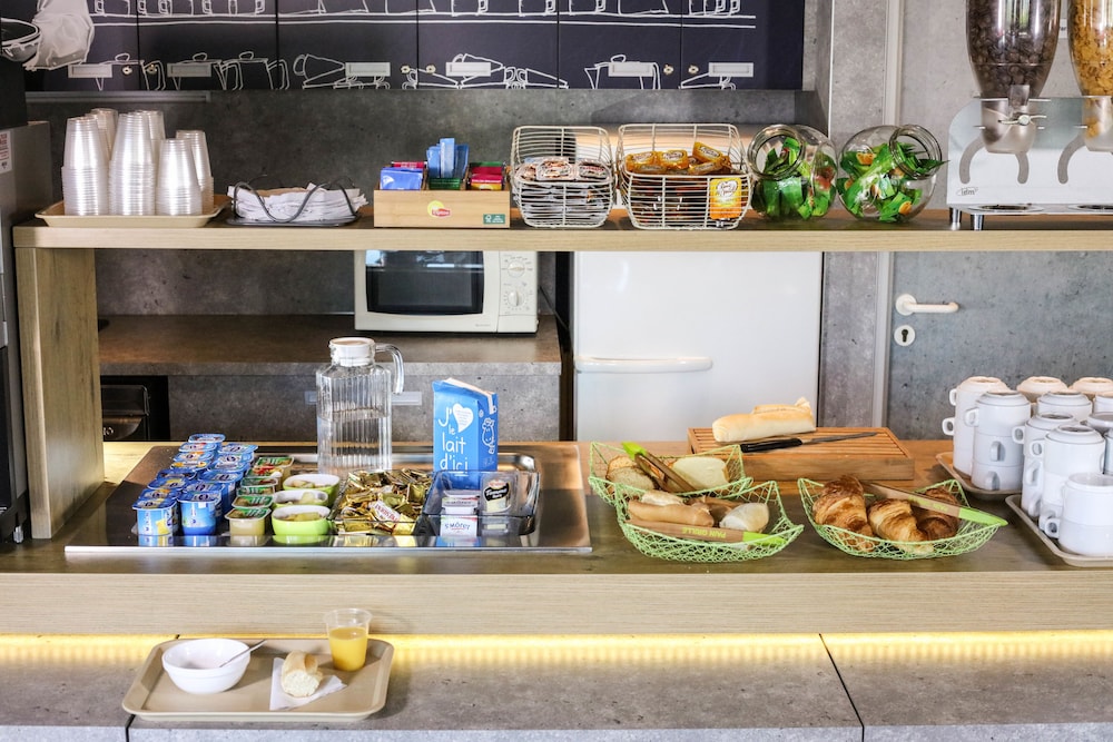 Vitrolles Vacations - ibis budget Marseille Vitrolles - Property Image 2