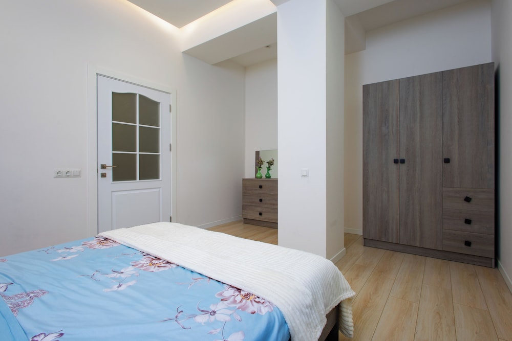 Apartment by Luxe Group PU514