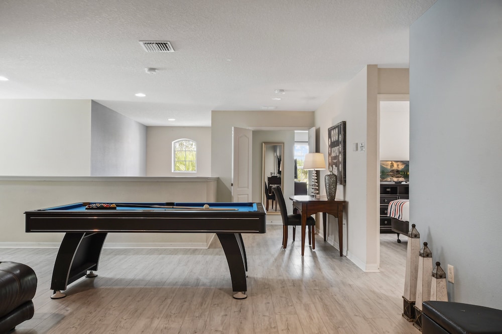 Ultimate 8BR Family Fun in Resort Near Disney!