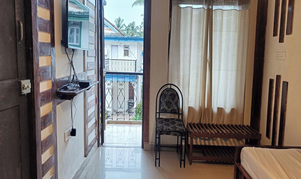 Fabhotel Park Grand Royal Palms