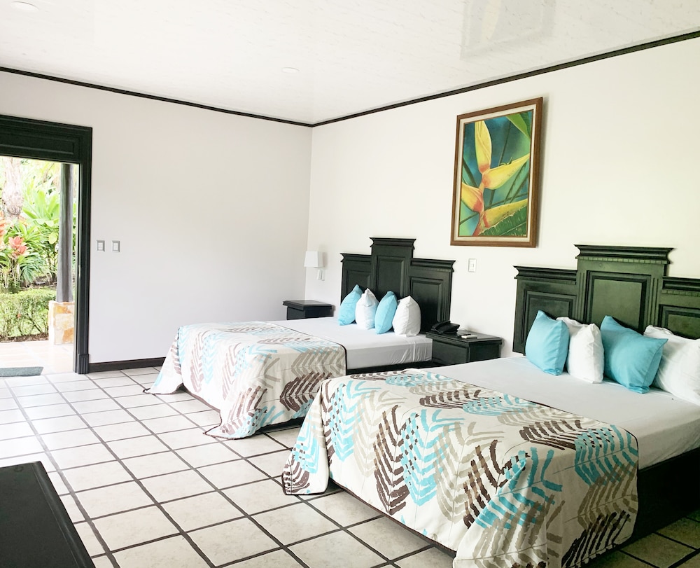 Arenal Manoa  Hot Springs Resort - Property Image 11