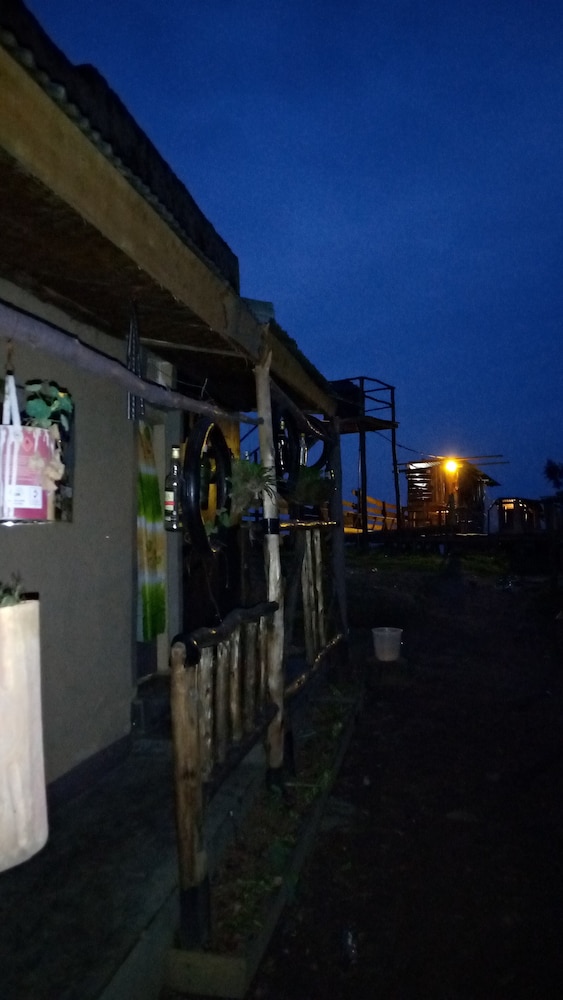 Nkuringo Home Stay - Hostel view 4