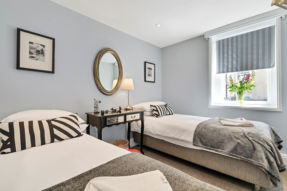Central Pier Place | By My Getaways