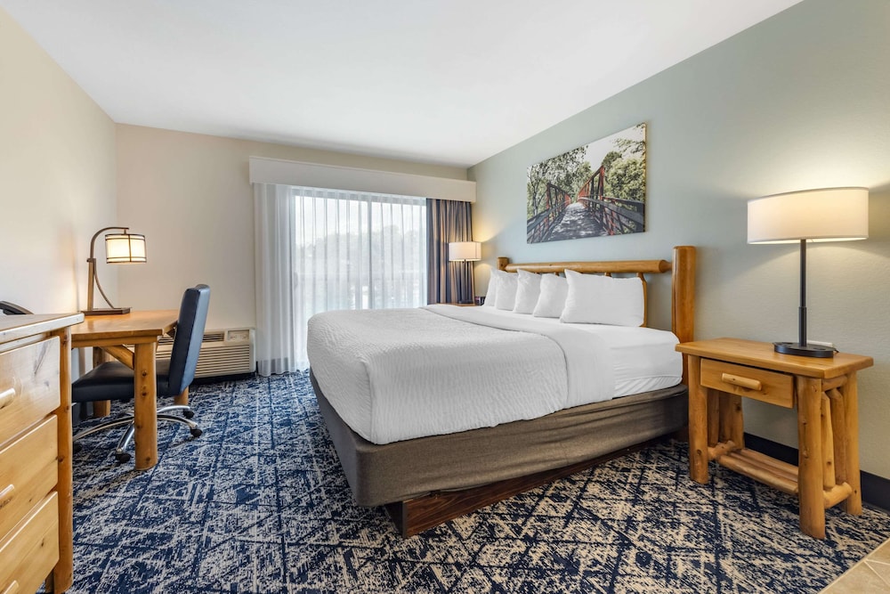 Three Bears Waterpark Resort Near Tomah, Ascend Collection Hotel