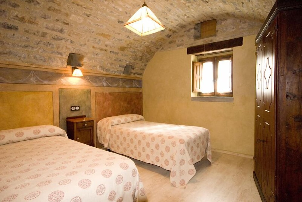 Casa Mur de Alujan view 3