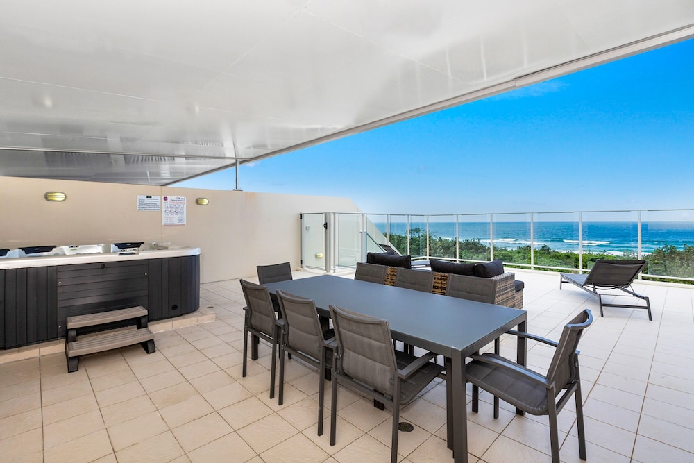Luxury Apartments on Bells Boulevard
