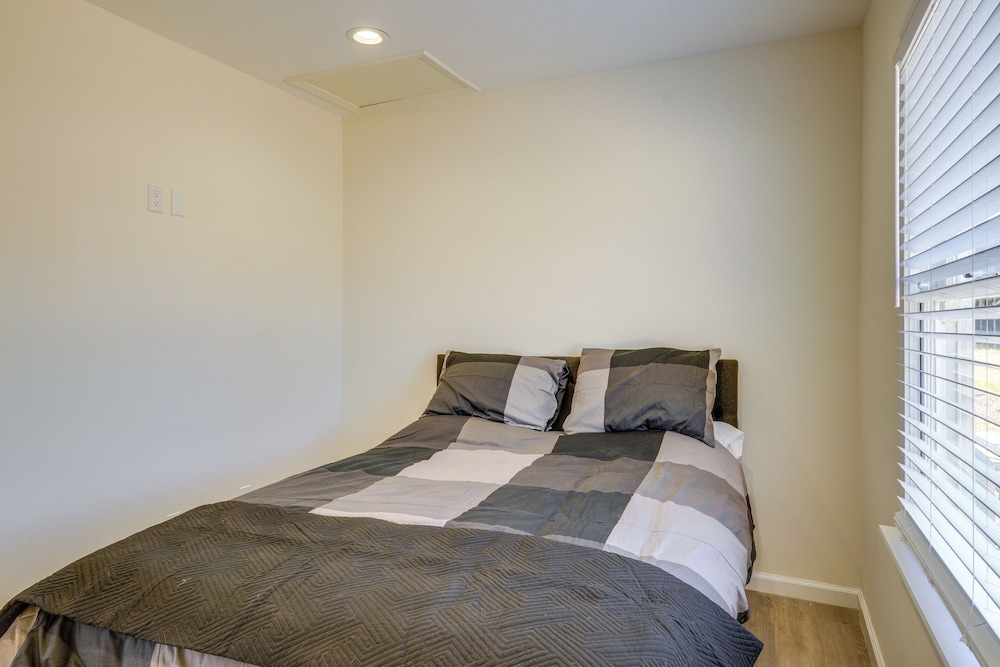 Walk to Dtwn Tehachapi: Updated Getaway w/ Yard!
