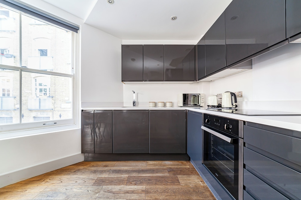 The Old Street Luxury Flat into 3 Bed Apartment in Old Street