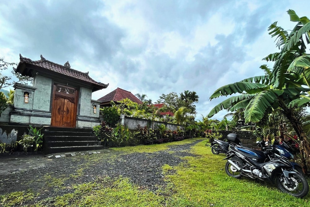 Villa Pastiny Santy Sidemen