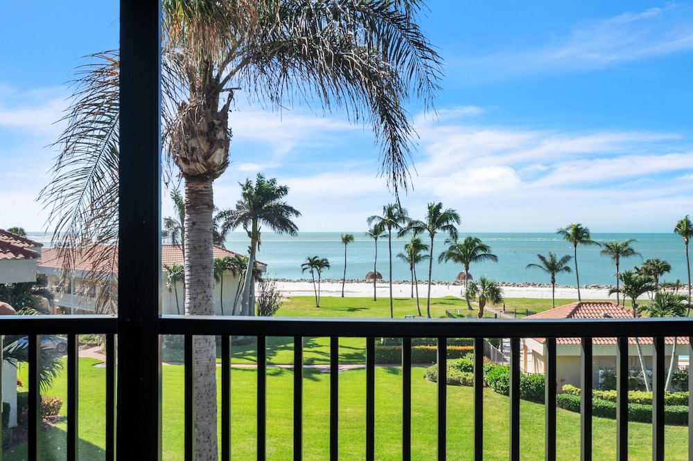Gulf-view Condo With Resort-style Amenities 2 Bedroom Condo