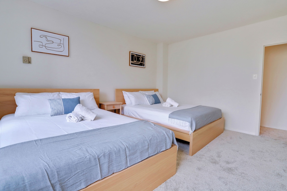 Prime Crystal City Apartments