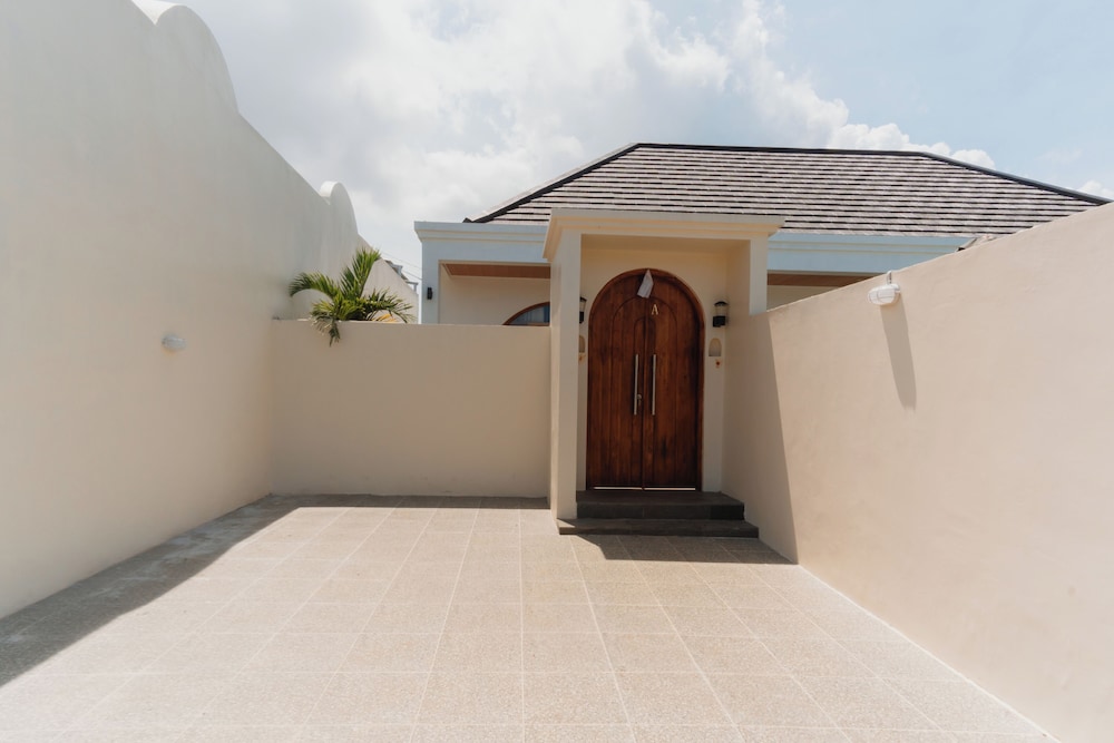 Karang Padma Villas