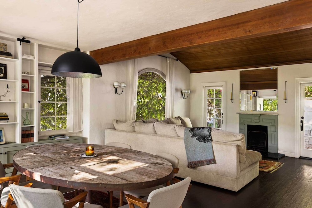 Hollywood Hideaway by Boutique