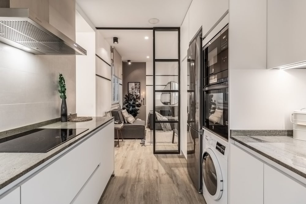 Emba - 2 Bedrooms Apartment in Lista