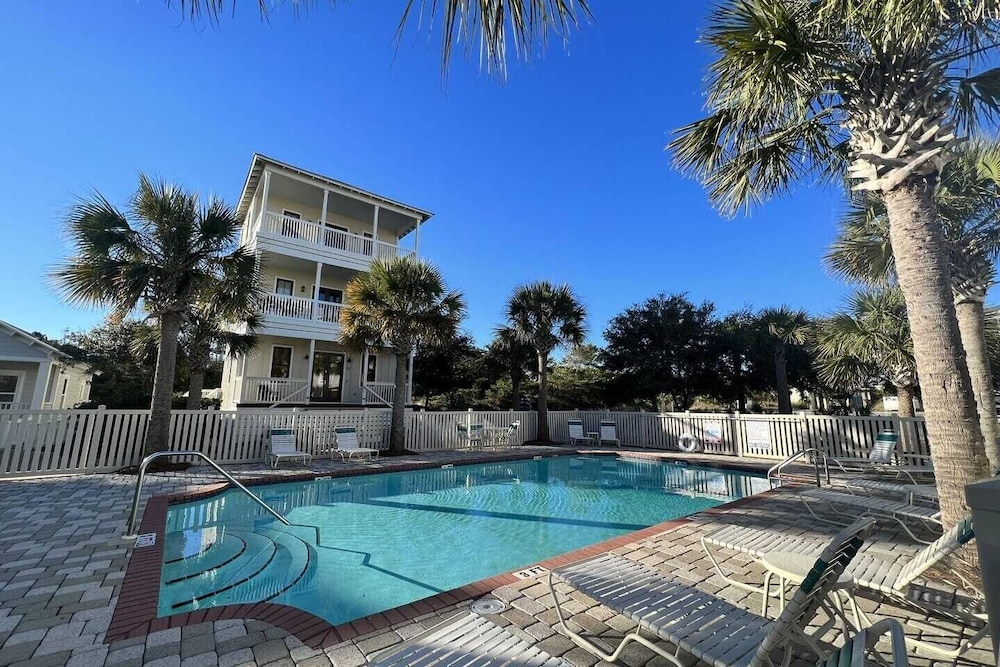 30A Stars & Stripes by Avantstay Seagroge Pool & Tennis