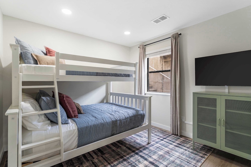 Leisure Nest Escape For 7