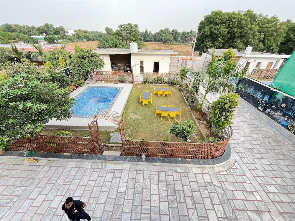 GoBravo 11 6BHK Farm with Pool Sohna Road Gurgaon