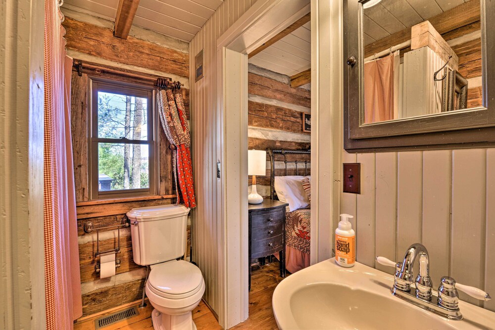 Cabin Near Boone w/ Hot Tub  Mountain Views - Property Image 32