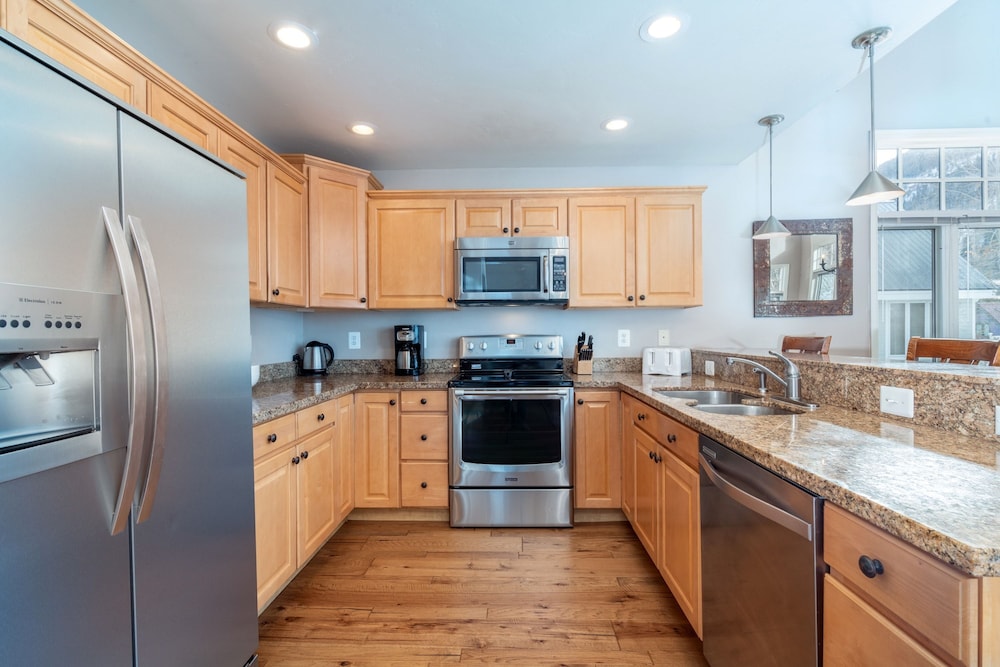 Bachman Village 14 by Avantstay Close To Town The Slopes w Hot Tub Permit 12038