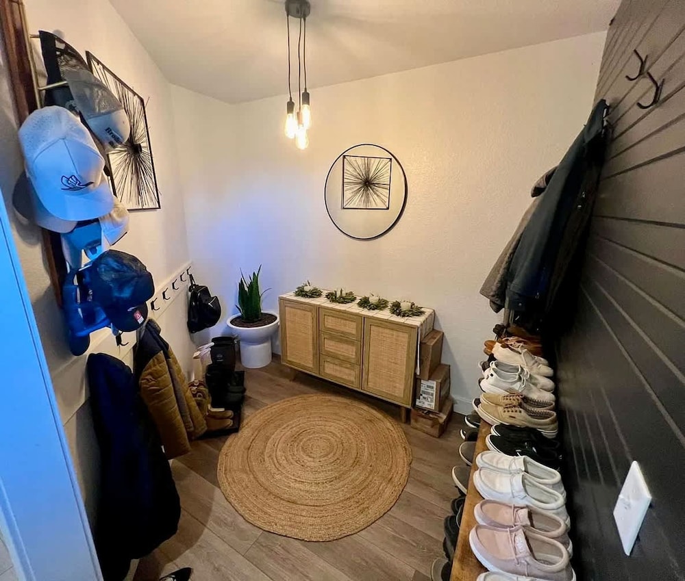 Black Hills Getaway With Hot Tub Game Room for 18