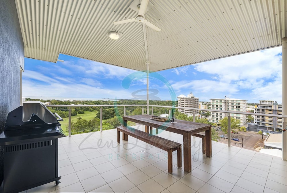 Zen Ocean View Ph Spacious Living Pool Parking - Image 1