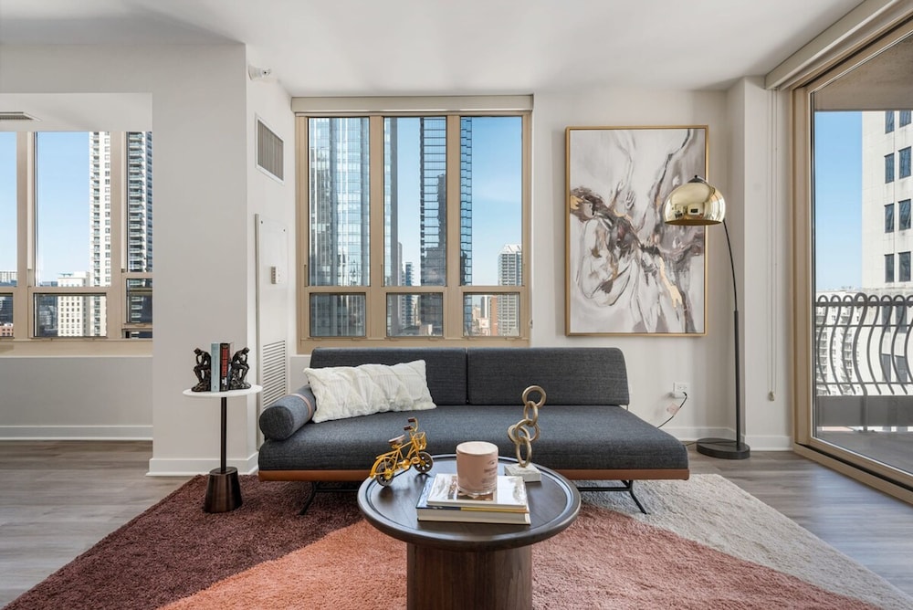 Michigan Ave 2BR Balcony Exclusive Access