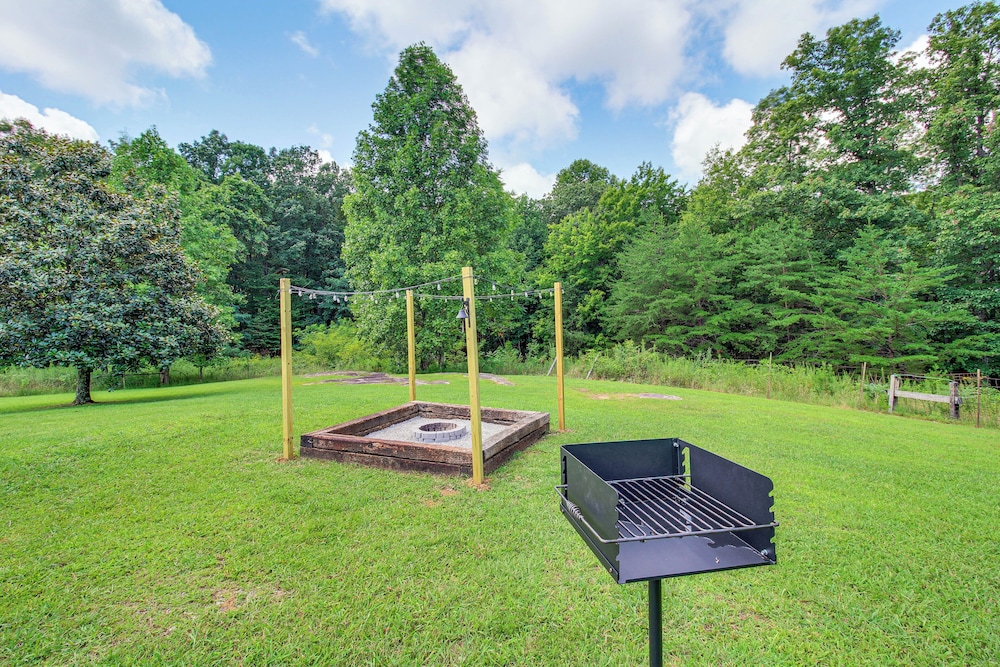 Large Private Yard: Home 16 Mi to Fall Creek Falls