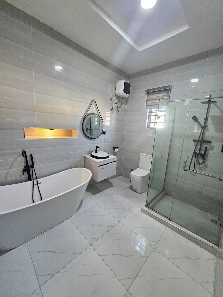 Luxury 5 Bedrooms Duplex With Swimming Pool
