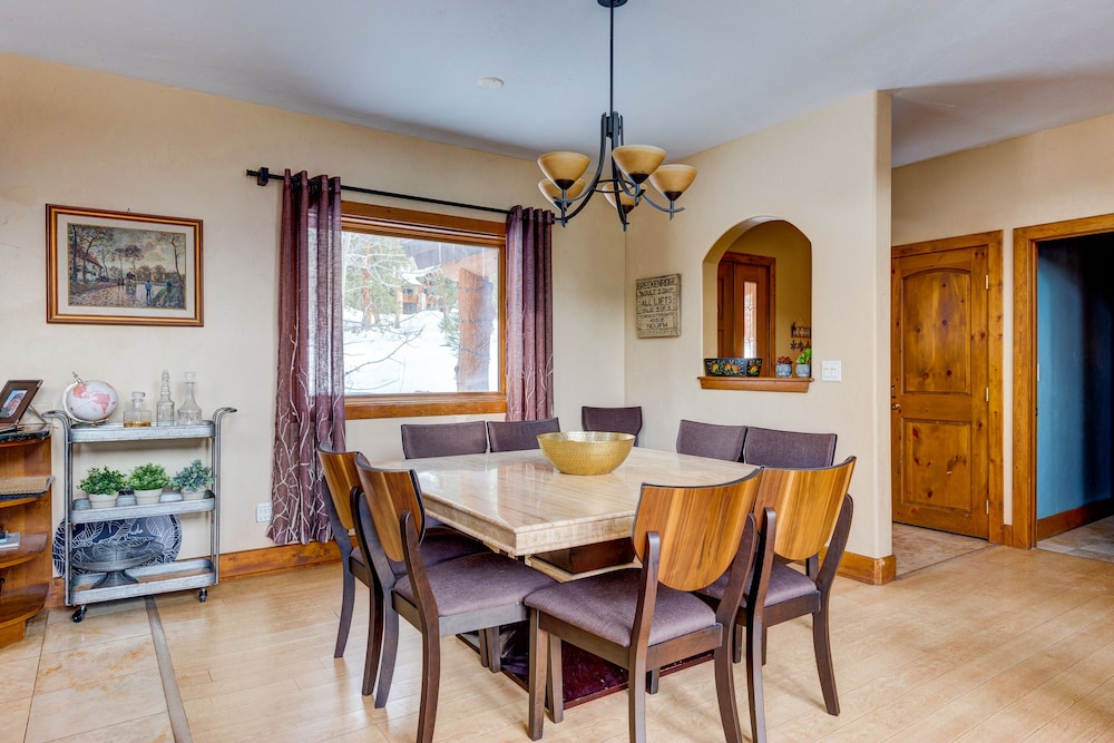 400 Whispering Pines Circle Private Home with Hot Tub