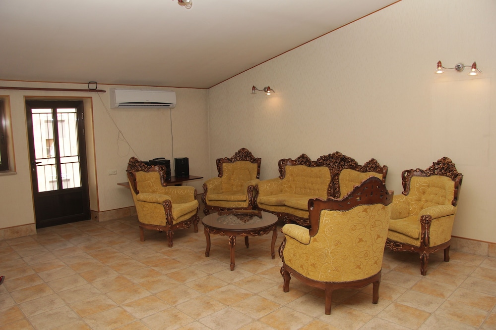 Rafael Hostel