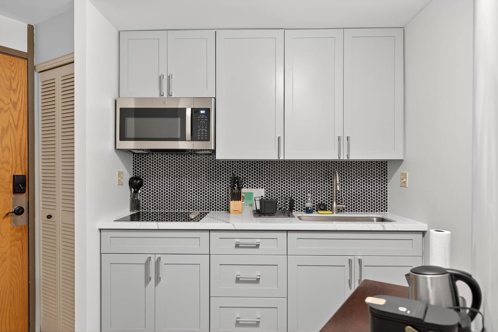 Chic Dt Honolulu Executive Condo 1 Bedroom Condo
