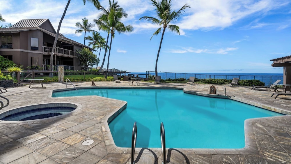 Sunset & Golf Course Views - AC & Wifi - Shady Lanai! - Vrkcv