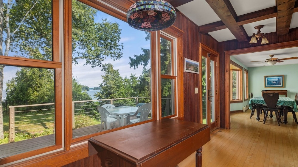 Camp Roosevelt 5 Bedroom Cottage by RedAwning