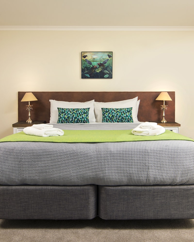 Furneaux Lodge